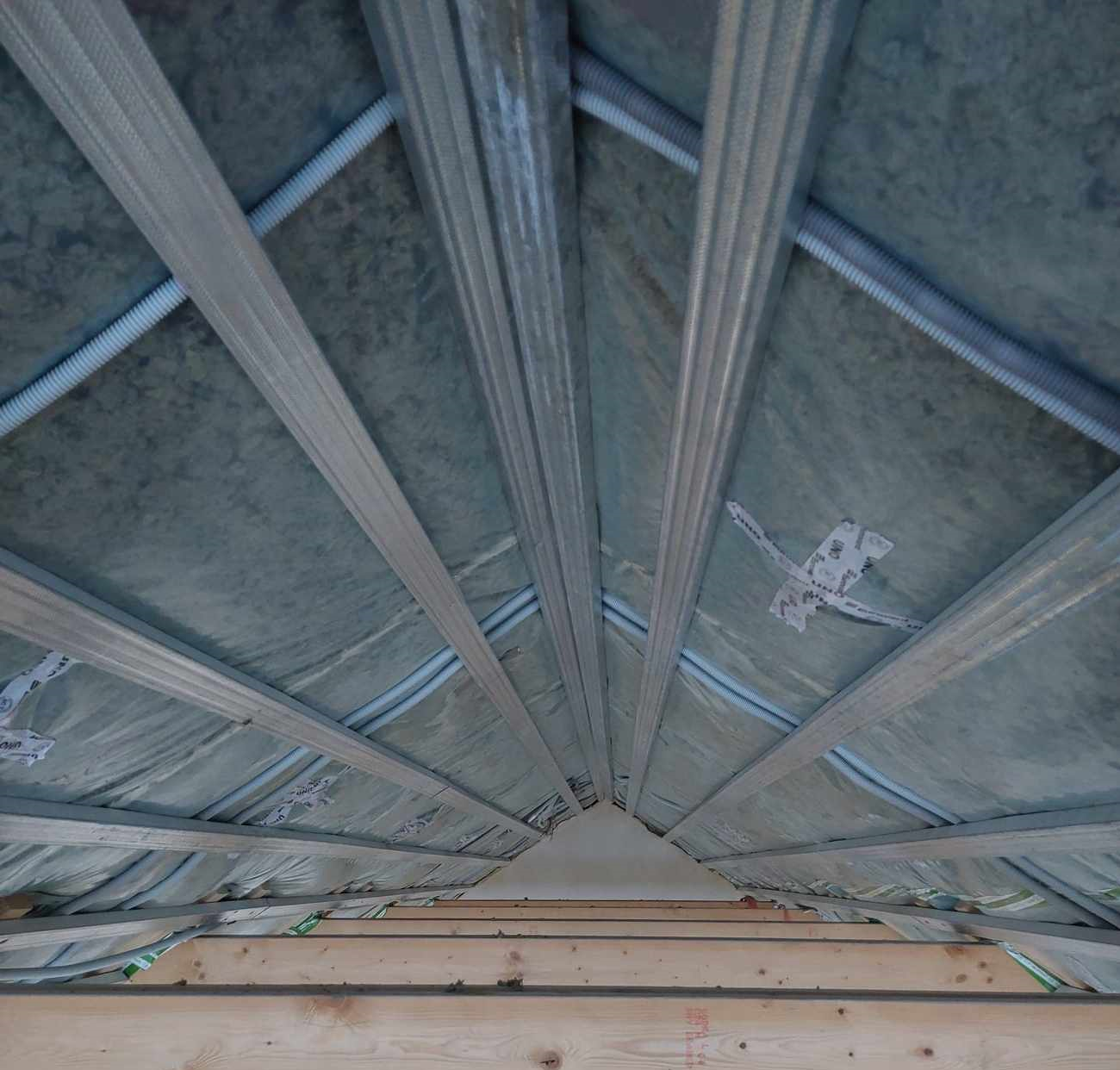 skosy poddasza docieplone wełną celulozową